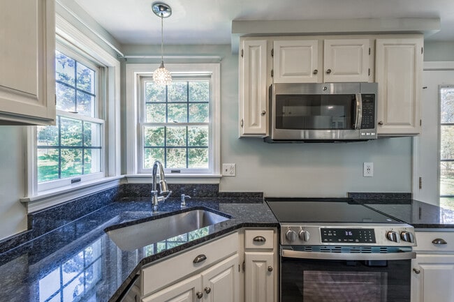 Building Photo - 613 MA-6A