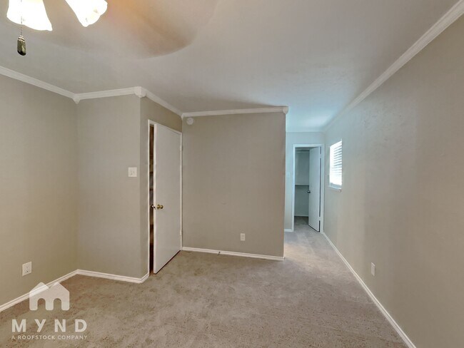 Building Photo - 5033 Amhurst Ln