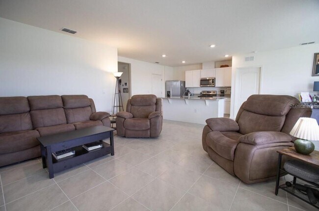 Building Photo - 5062 Foxglove Cir