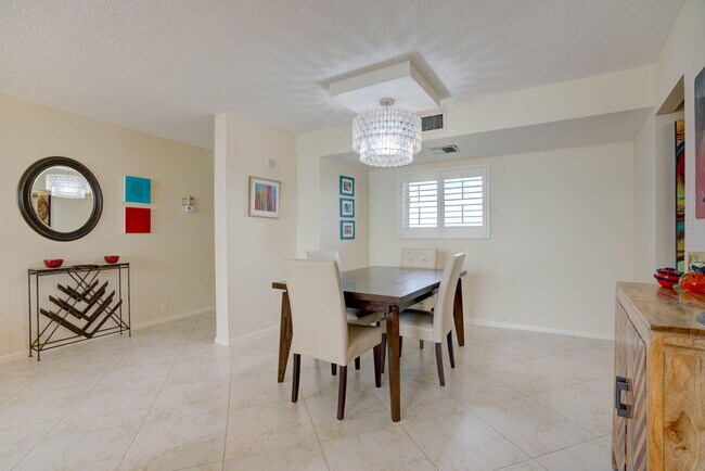 Building Photo - 400 Ocean Trail Way