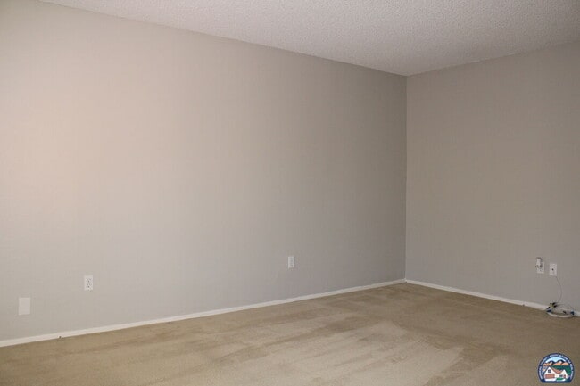 Building Photo - 1736 W Olive Ave