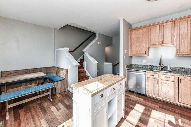 Building Photo - 2017 Capstone Cir