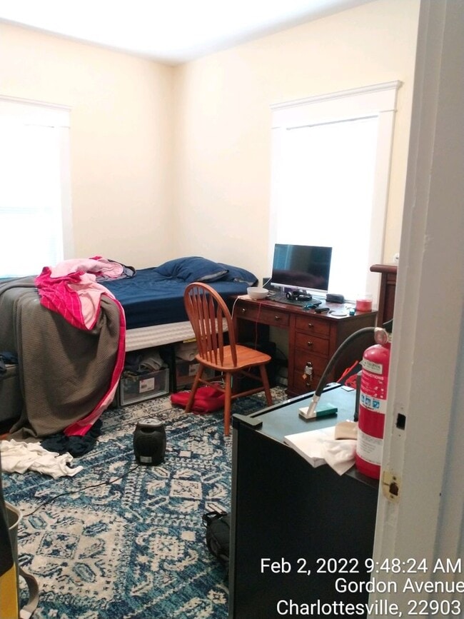 Building Photo - GORDON AVE HEART OF UVA 6 BR, 2 Bath Leasi...
