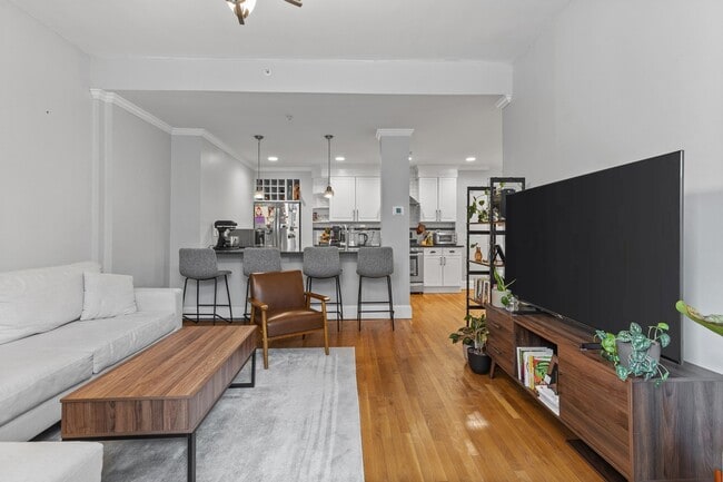 Building Photo - 195 Saint Paul St