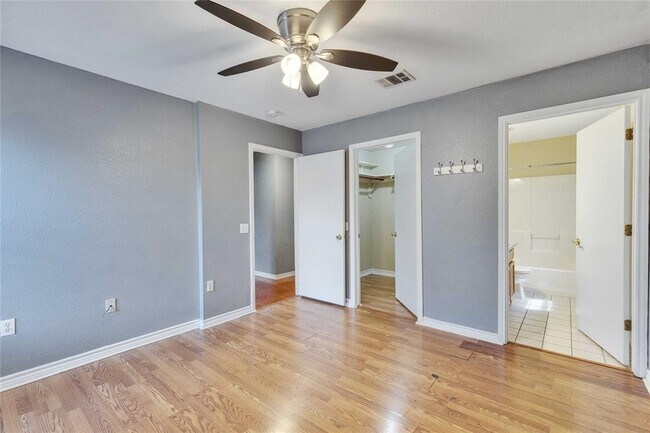 Building Photo - 1708 Lovingood Dr
