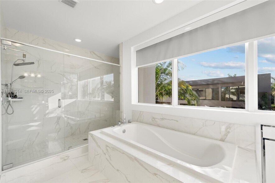 Building Photo - 7455 NW 103rd Pl