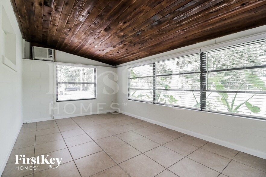 Building Photo - 1312 Prairie Ln