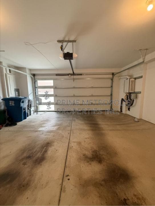 Building Photo - 2142 10th Ave W