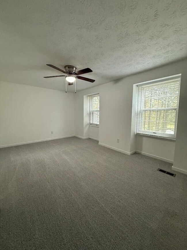 Building Photo - Spacious 4-Bedroom Home in Peachtree City