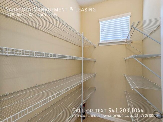 Building Photo - 3129 Oriole Dr