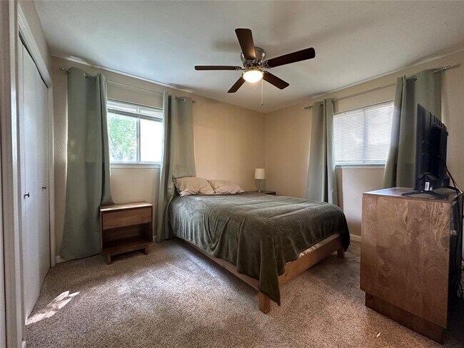 Building Photo - 1602 Sagebrush Dr