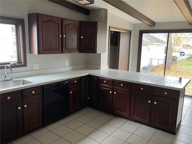 Building Photo - 104 Knickerbocker Ave