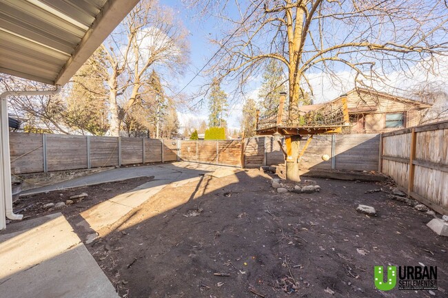 Building Photo - Classic South Hill Charmer for Rent – 3423 S Grant Blvd, Spokane, WA 99203