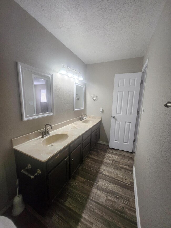 Building Photo - 7720 Ranchwood Dr NW