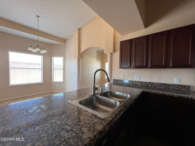Building Photo - 6700 Hermoso Del Sol Dr