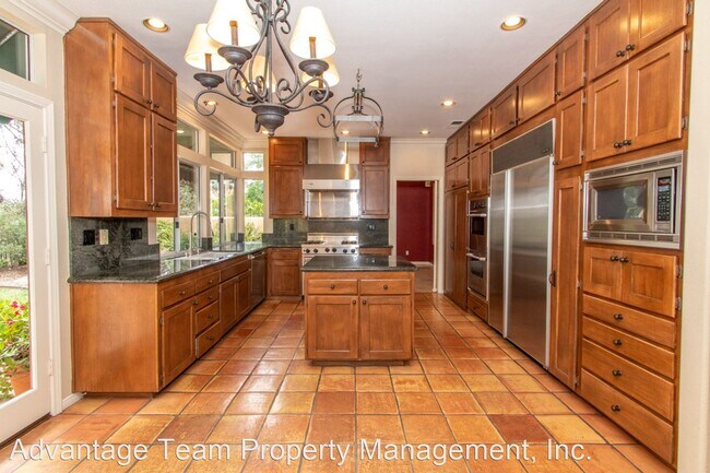 Building Photo - 12885 Chaparral Ridge Rd