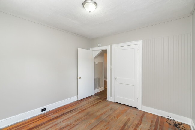 Building Photo - 1811 Fleming St