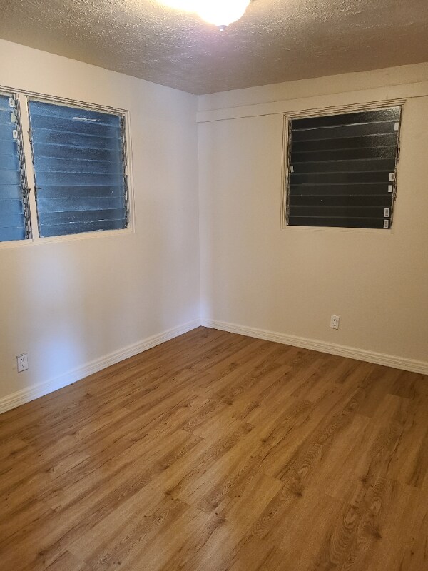 Building Photo - 601 S Papa Ave