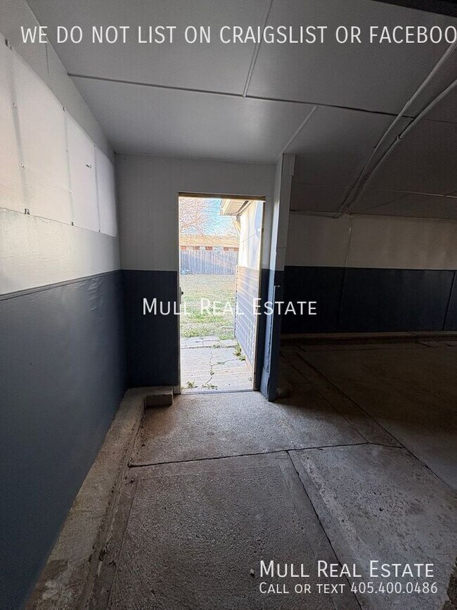 Building Photo - 817 Arnold Ave