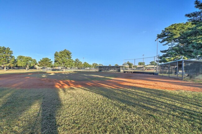 Building Photo - 8940 E Palm Ridge Dr
