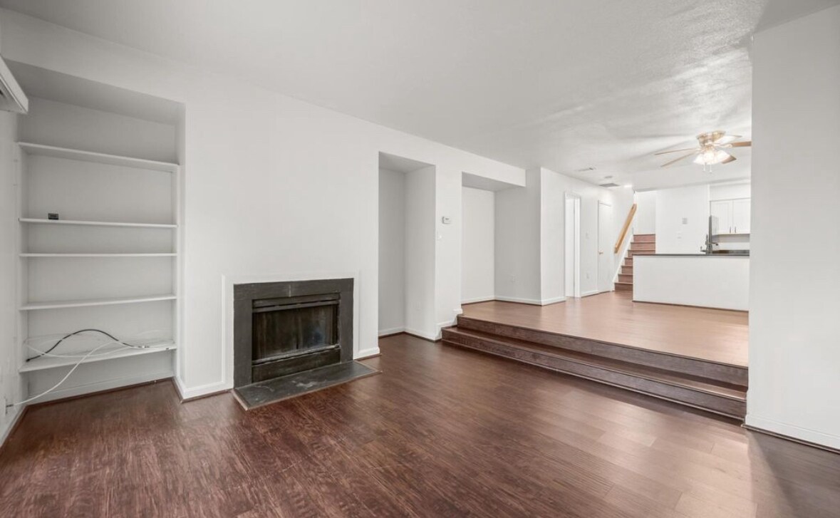 Building Photo - 18120 Windsor Hill Dr