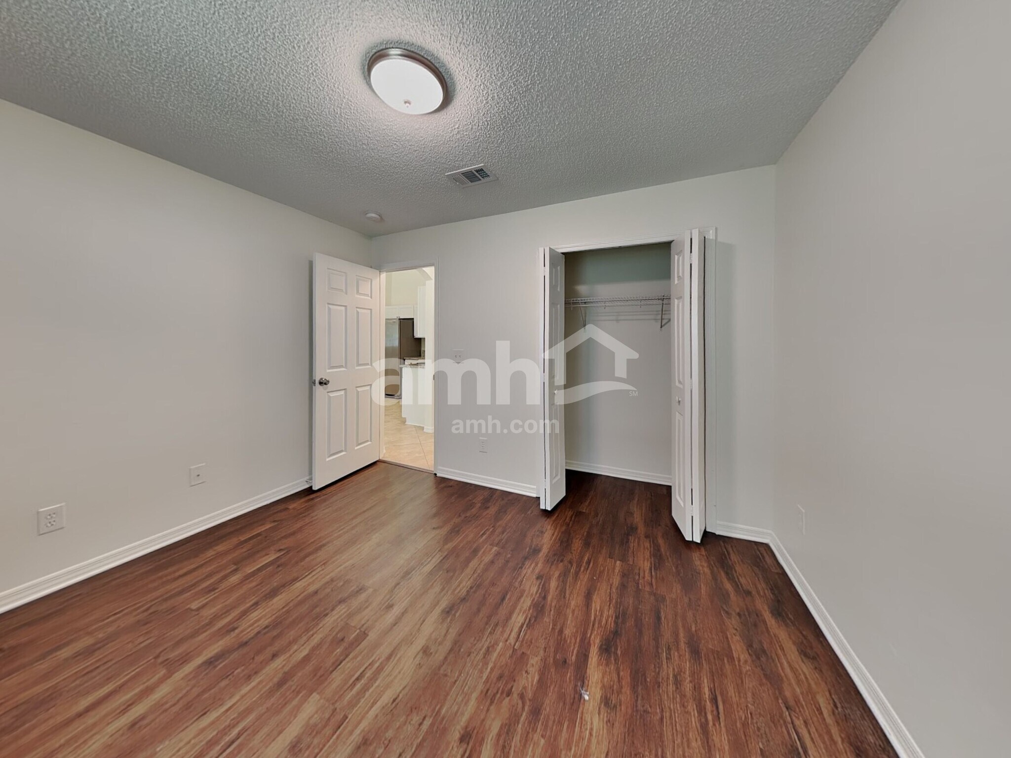Building Photo - 2063 Forest Gate Dr W