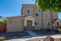 Building Photo - 2127 Square feet! 4 Bed, 2.5 Bath in Villa...
