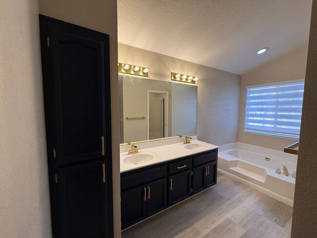 Building Photo - Newly updated 3-bedroom single story home!