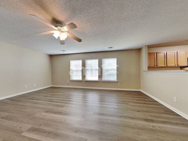 Building Photo - 244 Tigers Paw Dr