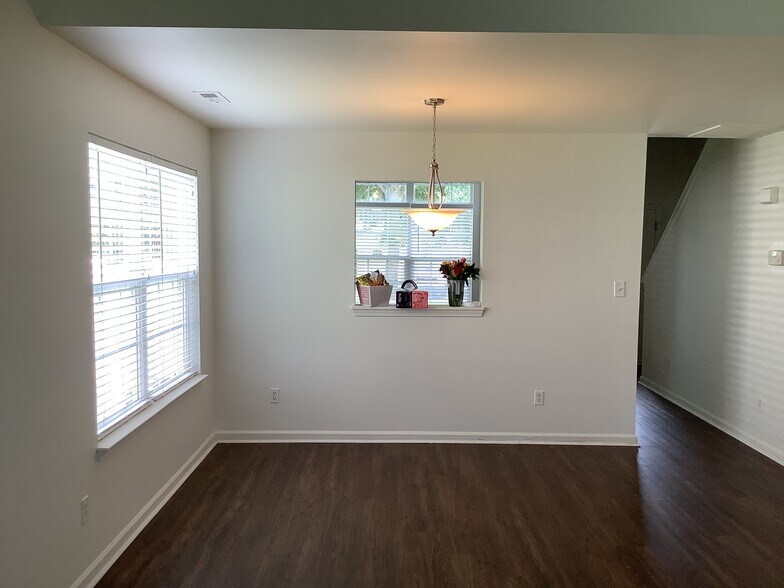 Building Photo - 3672 Watkins Ridge Ct