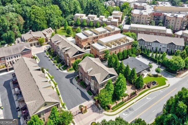 Building Photo - 807 Creekgarden Court