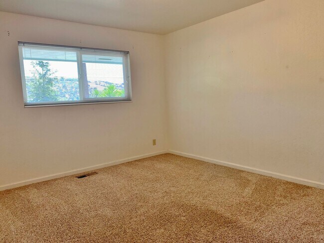 Building Photo - Single Story Country Home in Tres Pinos, Ca