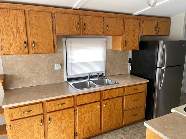 Building Photo - 2 BED, 1 BATH MOBILE HOME $900 MONTH, $900...