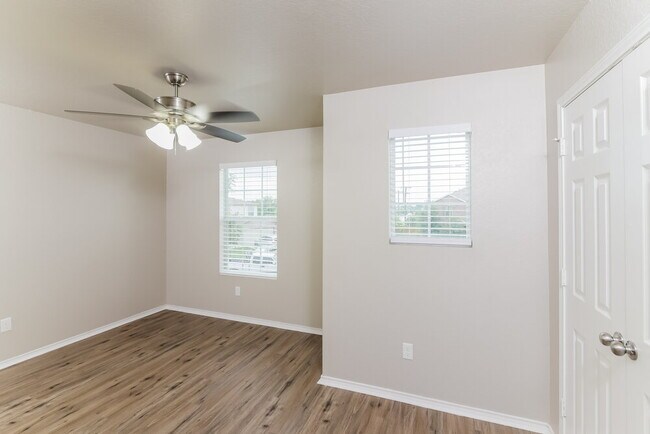 Building Photo - 11811 Dove Ranch