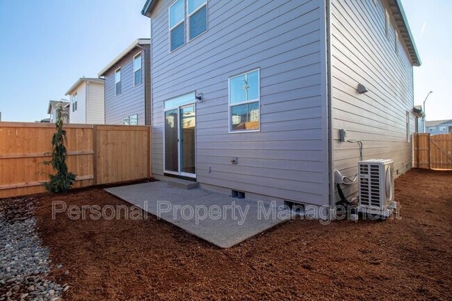 Building Photo - 13722 NE 67th Wy