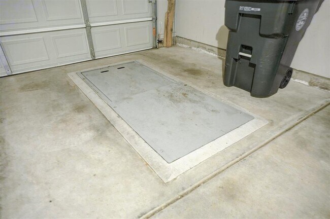 Building Photo - 12490 Native Hill Dr