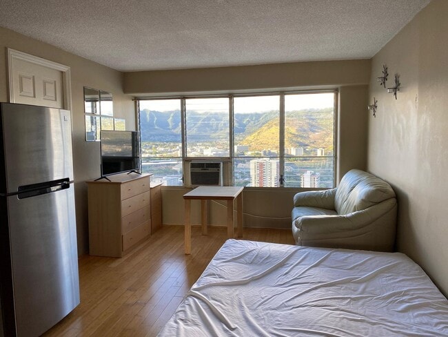 Building Photo - Furnished Studio at Regency Tower * Parking * AC