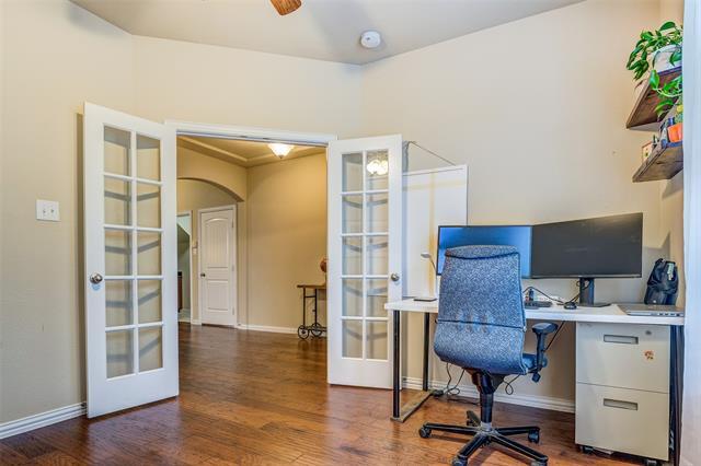 Building Photo - 2713 Costa Mesa Dr