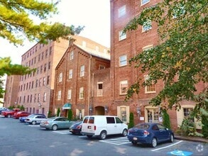 Building Photo - 410 NSP