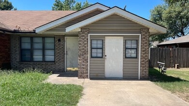 Building Photo - 3 bedroom Duplex in Glenpool