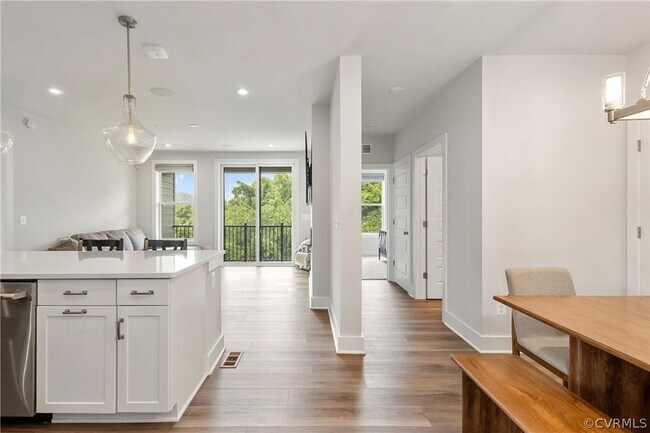 Building Photo - 5326 Old Main St