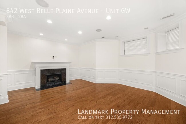 Building Photo - 842 W Belle Plaine Ave