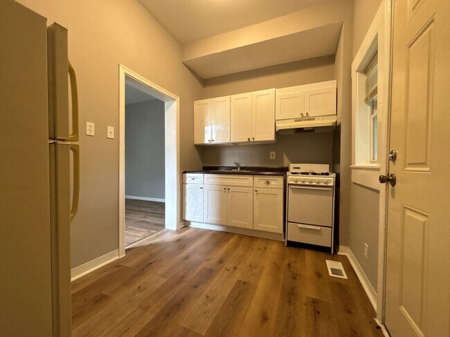 Building Photo - 3012 White Ave