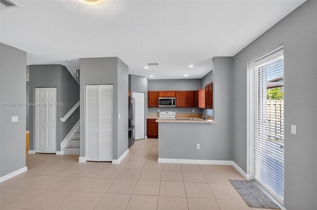 Building Photo - 14747 SW 25th Ln