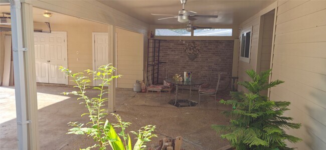 Building Photo - 16011 Glen Mar Dr