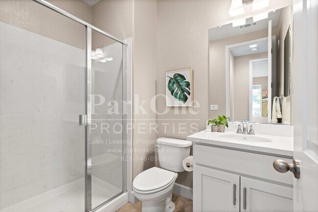 Building Photo - Modern 4-Bedroom Home with Garage in Martinez