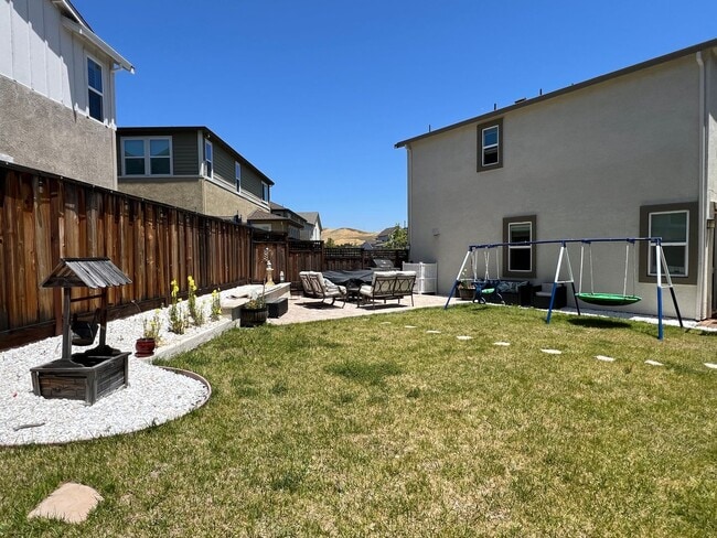 Building Photo - Beautiful 2 story home located in gated community of Wallis Ranch Dublin