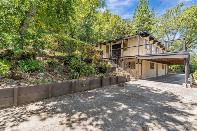 Building Photo - 24 El Rey Rd