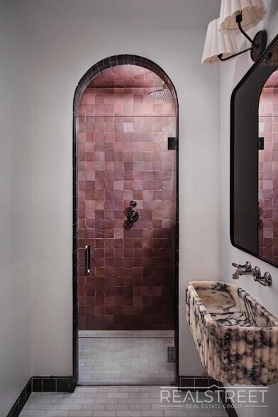 Building Photo - Luxury 4-Bed, 3.5-Bath Duplex with Private...