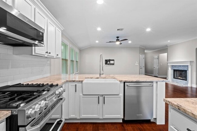 Building Photo - 309 Creek Ridge Ln